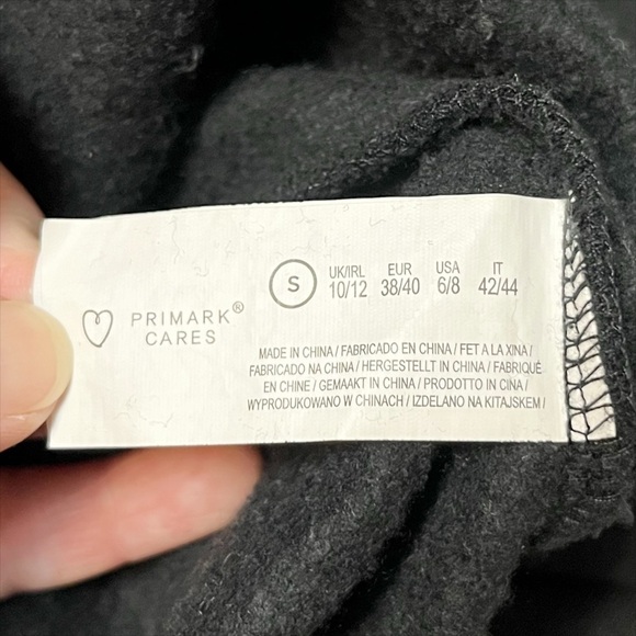 Peanuts Snoopy Pullover Sweatshirt Small black graphic crew fleece top flowers - Picture 7 of 11